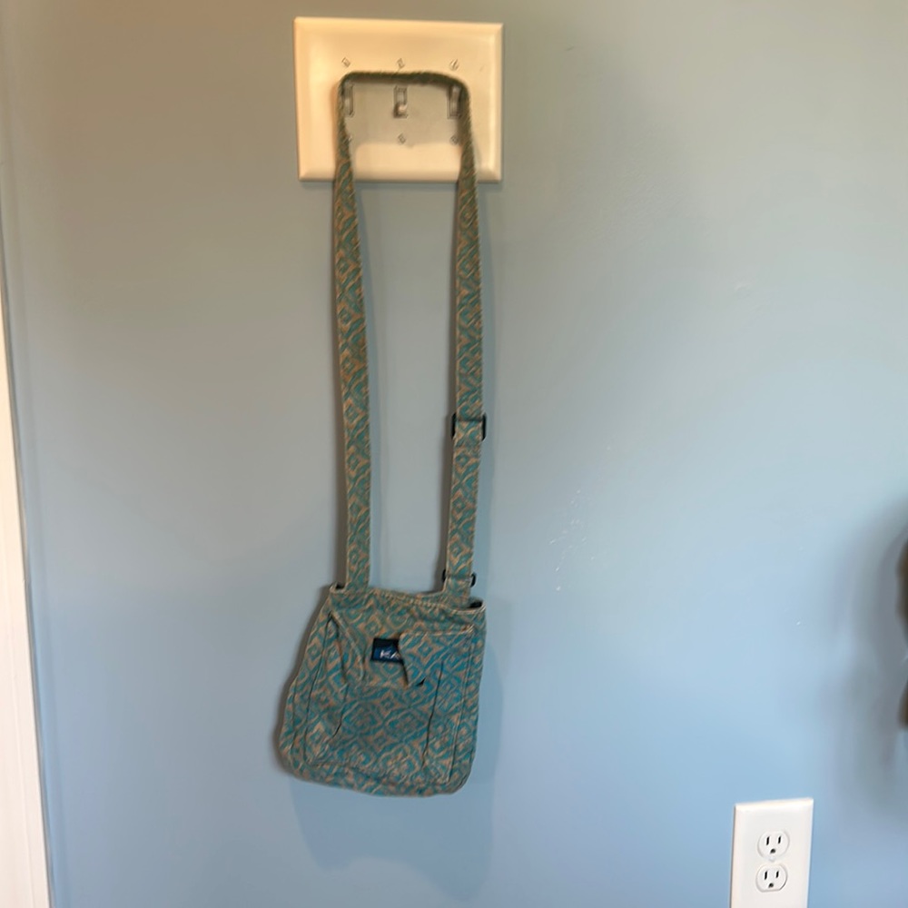 Used kavu crossbody bag